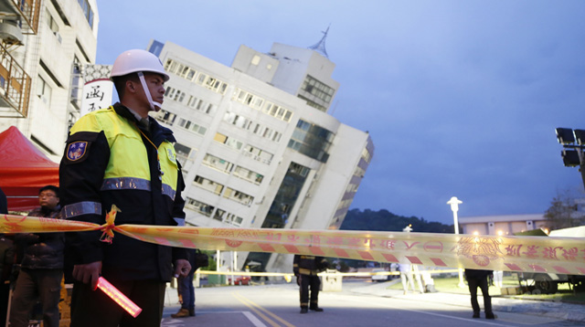 Yun Men Tsui Ti building, severely tilted after the 2018 Hualien earthquake.